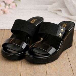 Lauren Ralph Lauren Size 7 Black Patent Leather Wedge Sandals Gold Rivets